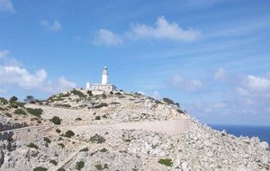 Ce n ' est pas le Ventoux mais le phare du Cap Formentor