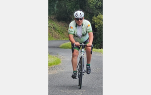 Xavier . . . heureux d'être sur son vélo !